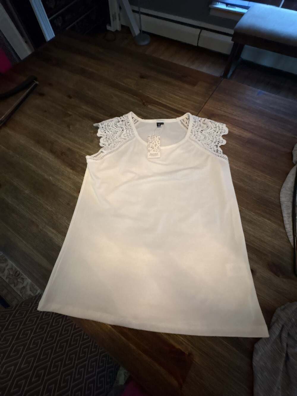 Automet Women's White Lace Trim Cap Sleeve Blouse Size L - Picture 2 of 2